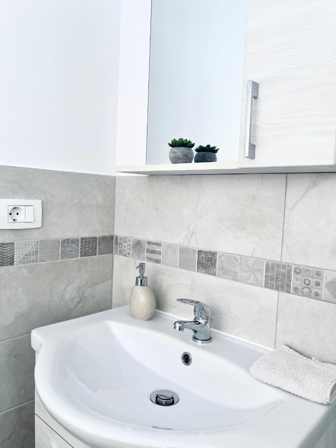 Appartamento Express Estates Lisaura Esterno foto